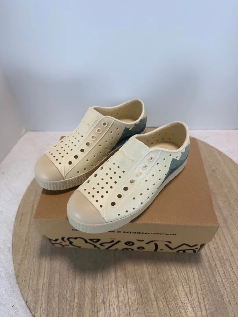 Native Jefferson Block Kids C12 Bone White Slip On Shoes New w/ Box